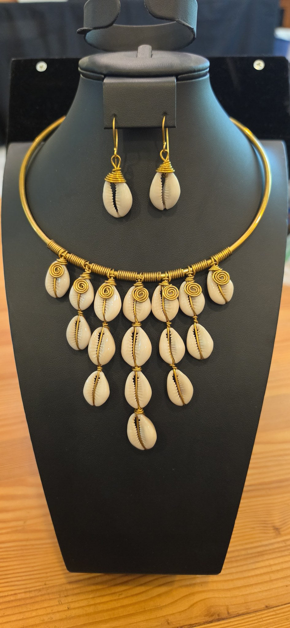 Pendo Cowrie Fringe Necklace